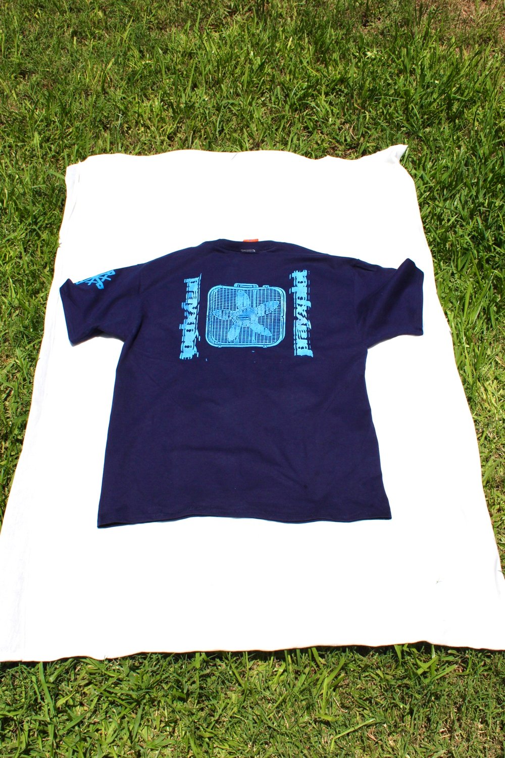 cooling effect tee in navy blue 