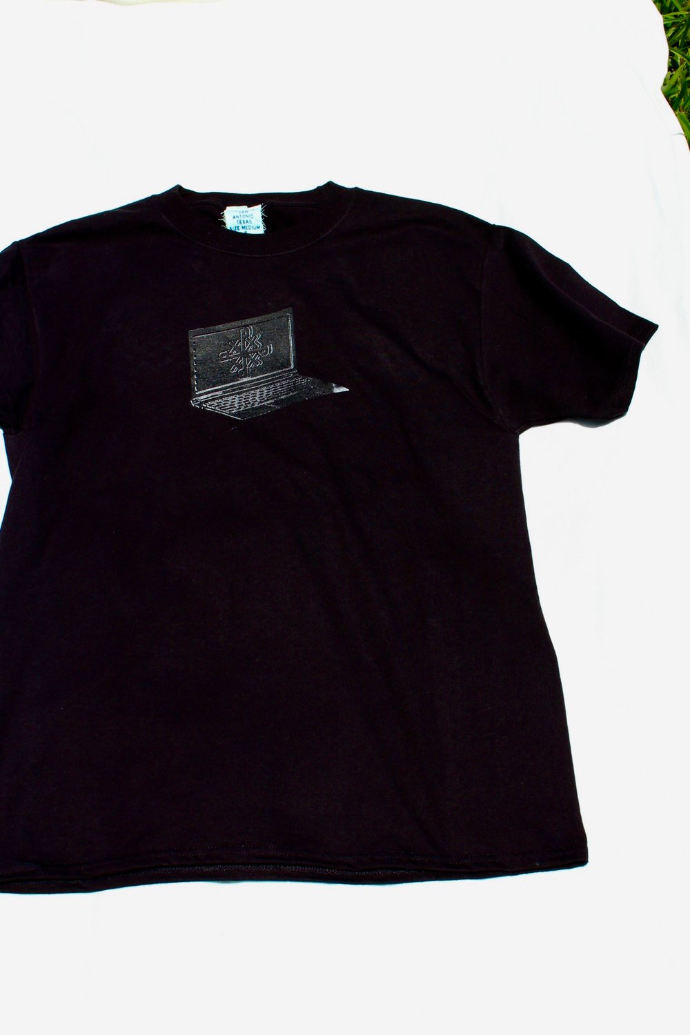 active online tee in black