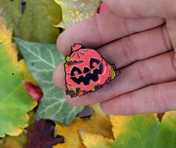 Image of Leaf Eater Pin