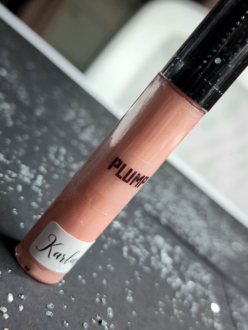 "PLUMP-OFF" LIP PLUMPING LIPGLOSS (MINT)