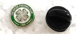  Nice small 10.5mm Celtic crest 