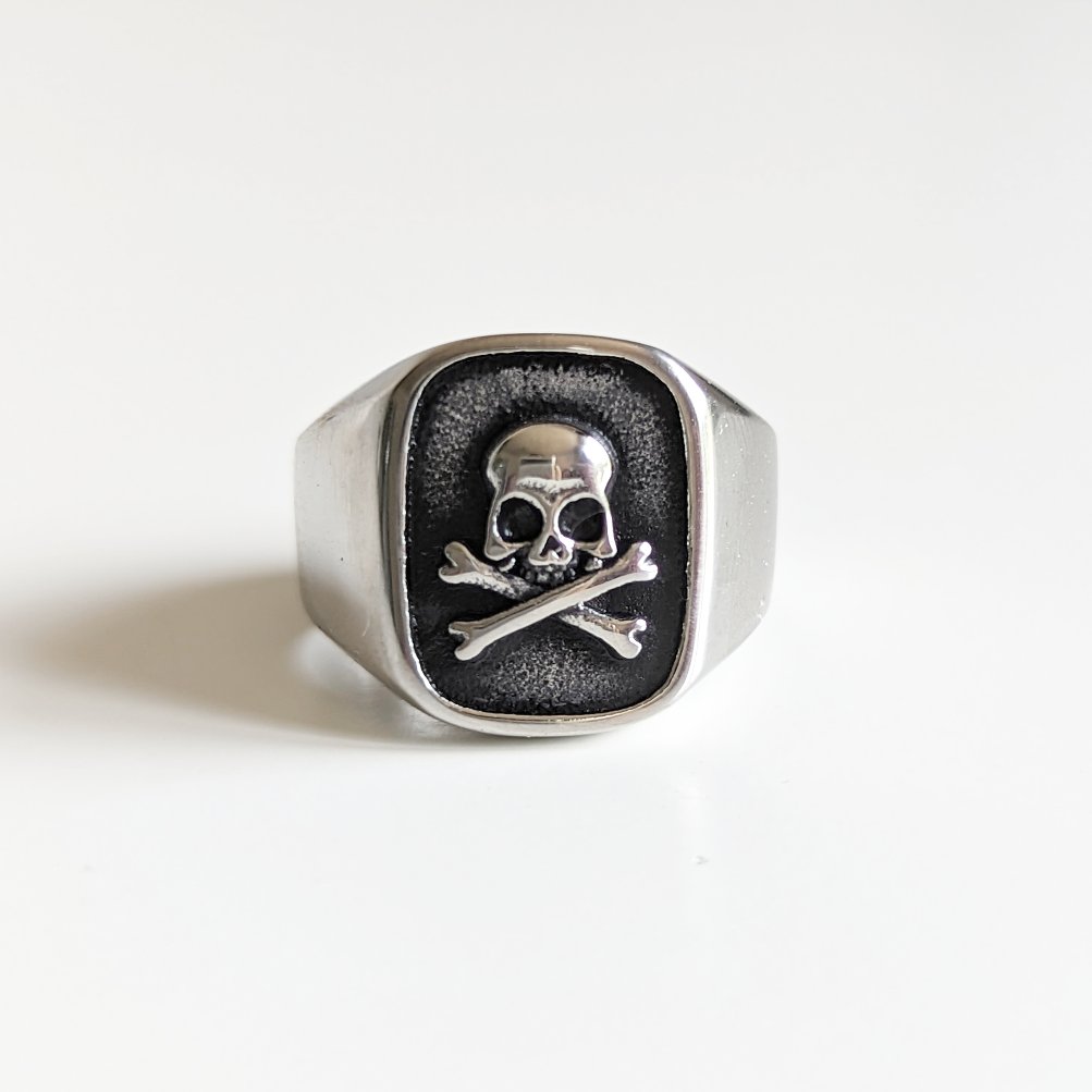 Skull signet deals ring