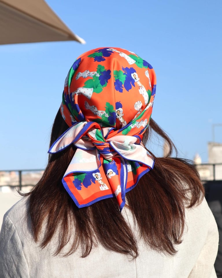 Mallorca Faceless doll Scarf Image 5