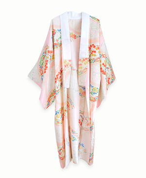 Image of Silke kimono rosa med porcelæns blomster