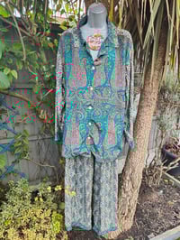 Image 6 of M/l Sari PJ lounge set with Bag tassel green Paisley 
