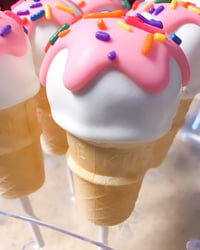 Image 1 of Ice Cream Cake Pops 