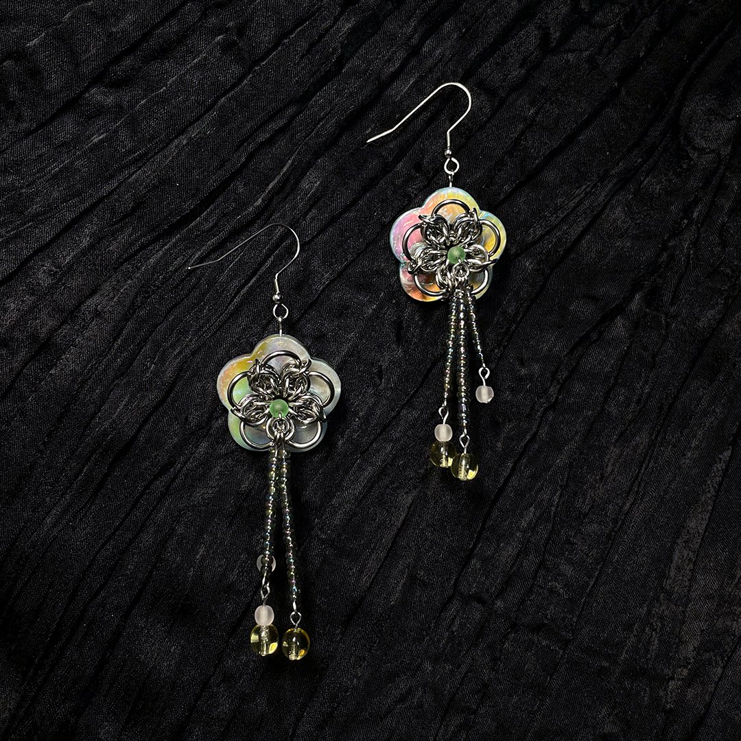 Image of NIGHT BLOOM earrings