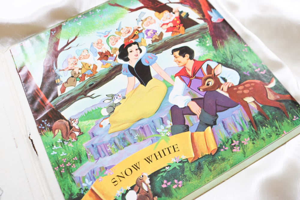 Image of Vintage Walt Disney's Snow White and the Seven Dwarfs Record with Book (1969)