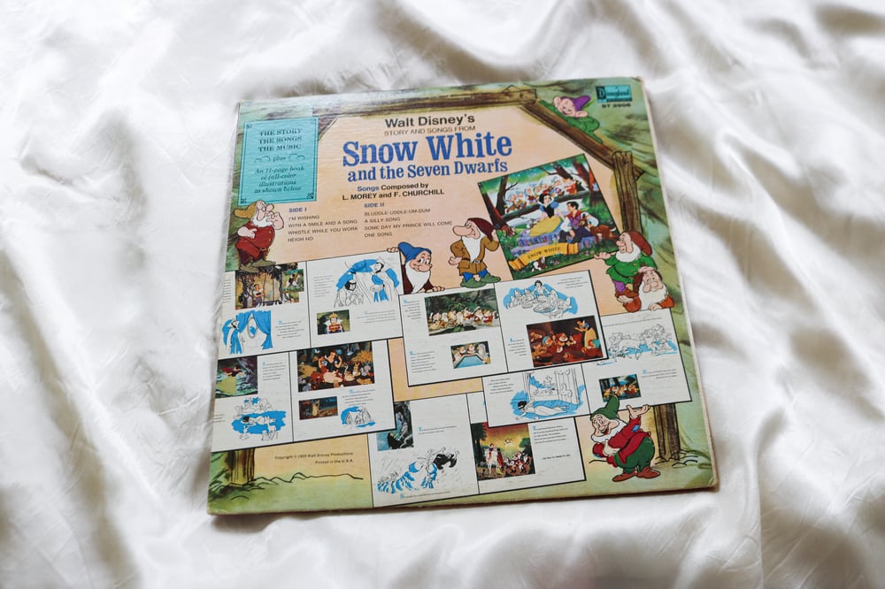 Image of Vintage Walt Disney's Snow White and the Seven Dwarfs Record with Book (1969)