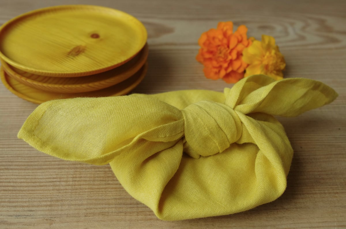 Image of Pine palm plate - marigold