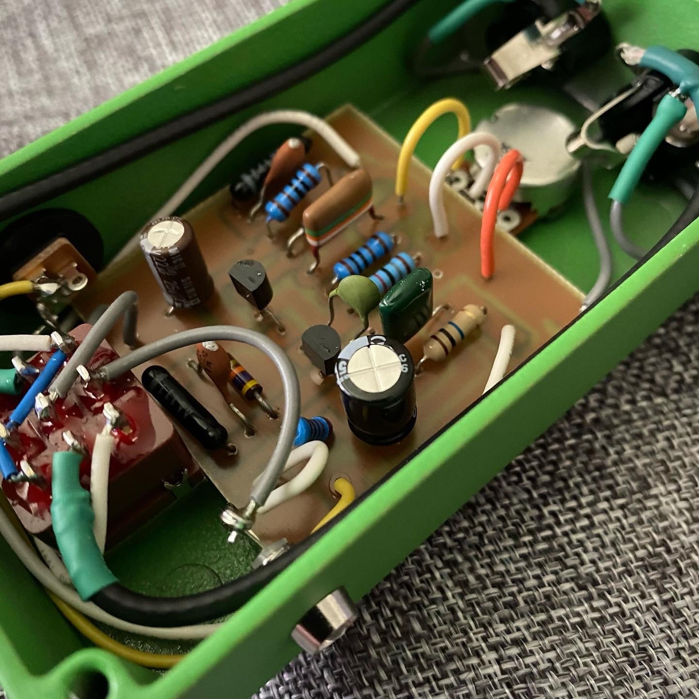 Orchid Fuzz Boost (Silicon, Frog Green finish) | Monolith Fuzz Orchid Fuzz Boost (Silicon, Frog Green finish) | Monolith Fuzz