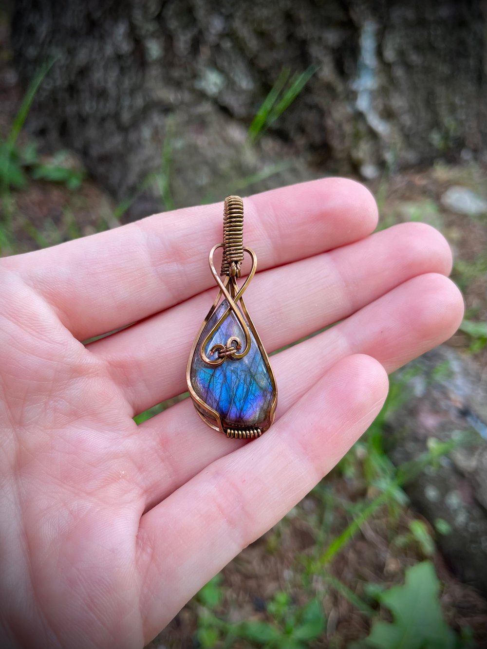 small droplet labradorite necklace