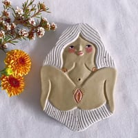 Image 2 of Curvy Girl Plate - White