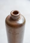 Vase bouteille en terre cuite n°2