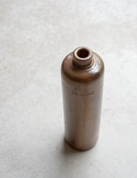 Image 1 of Vase bouteille en terre cuite n°2
