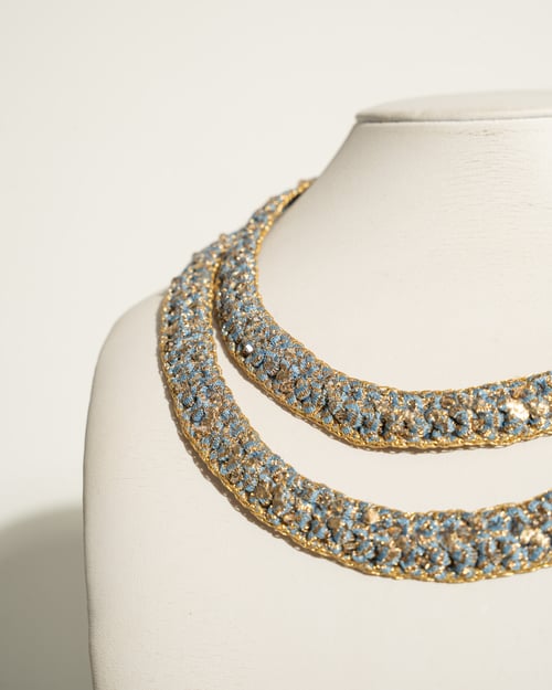 Image of COLLIER GOLDYBLUE