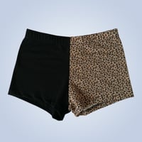 Image 1 of Shorts Leopard