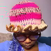 Image 1 of lipgloss on the blunt