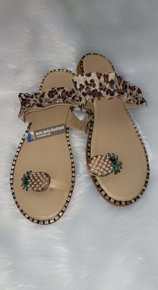 Sandals with pineapple on sale toe