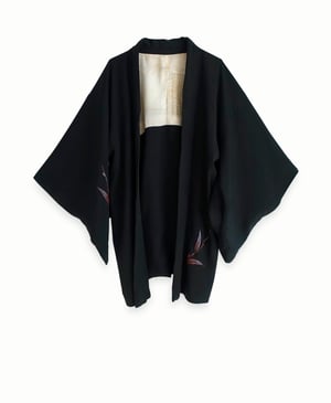 Image of Kort kimono - af sort silke med kobber/sølv bambusblade