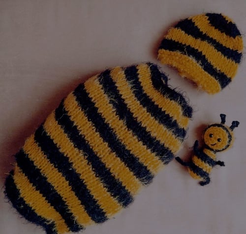 Image of Fluffy bee set: footed romper and bonnet. NB