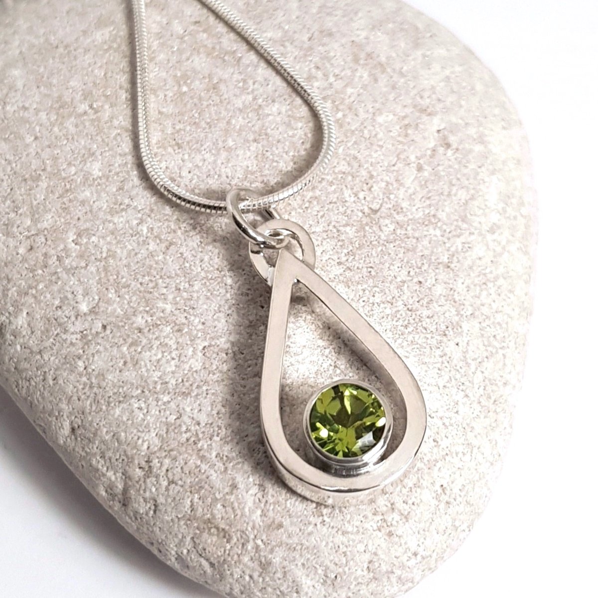 Sterling silver sales peridot necklace