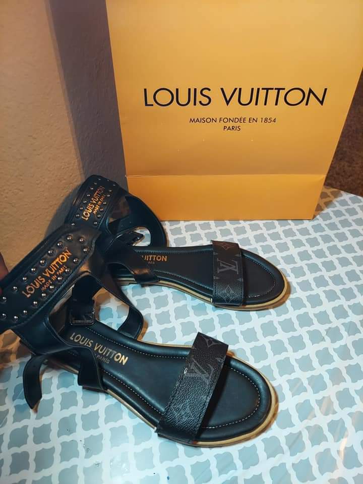 Nomad louis vuitton on sale sandals