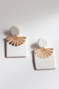 Image 2 of Damaleónica Musse