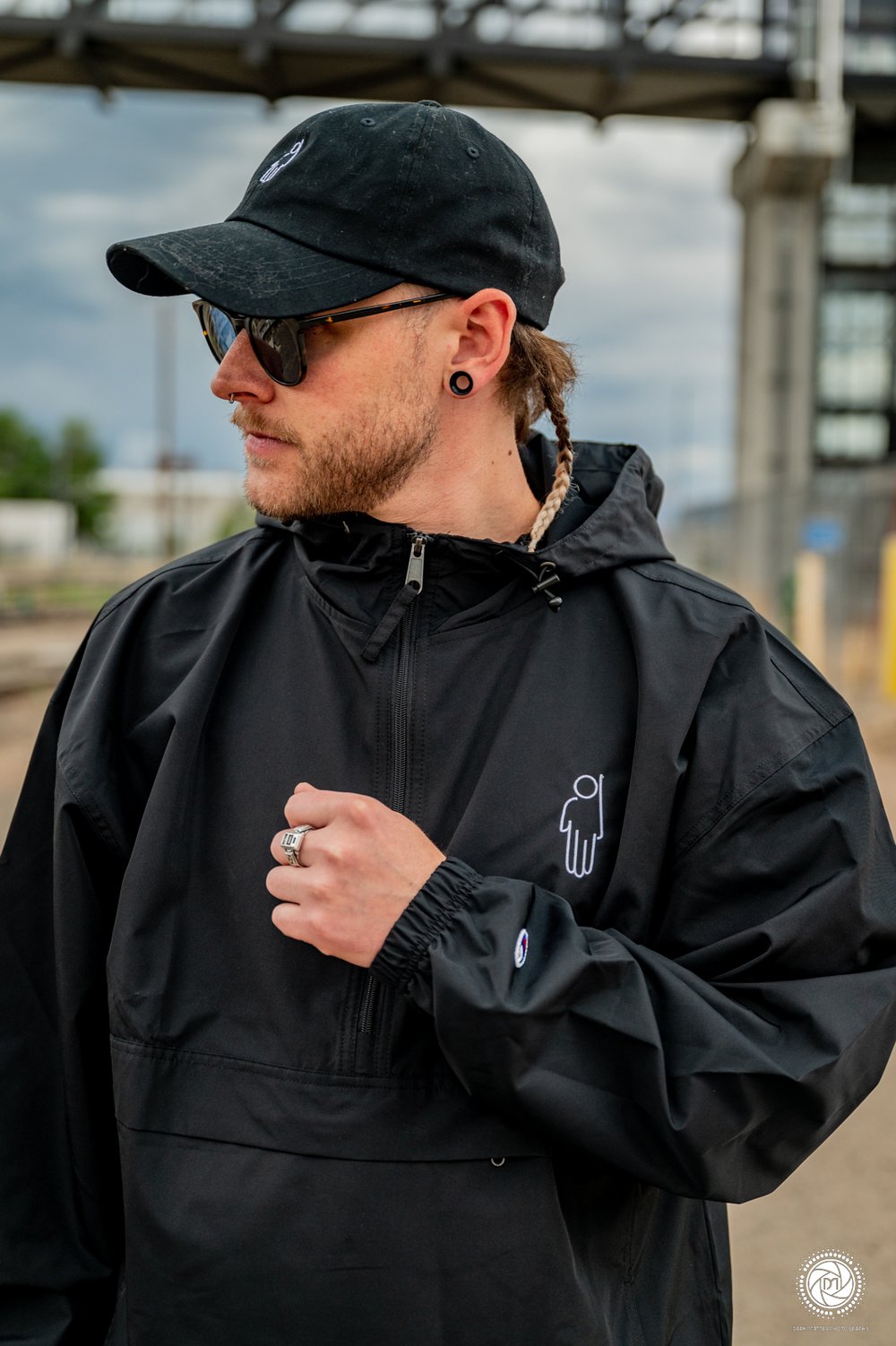 Omnist -  Packable Windbreaker