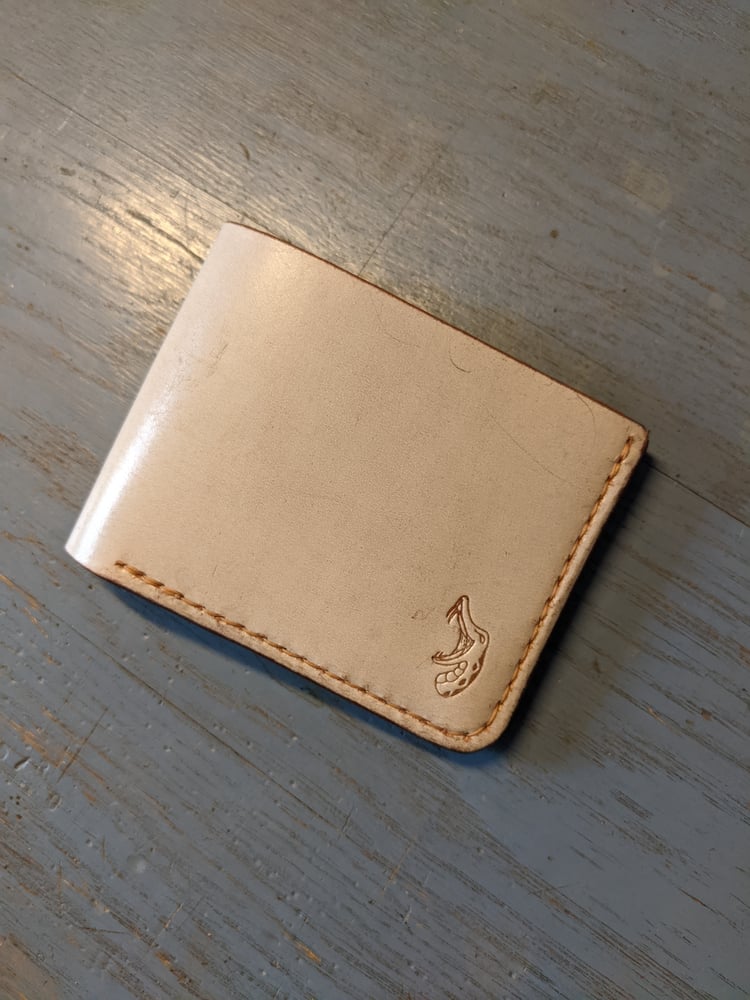 Image of The Warren Bifold (Ghost White to Whiskey Brown)