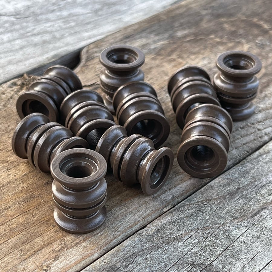 Image of *1 Per Person* Large Brown G10