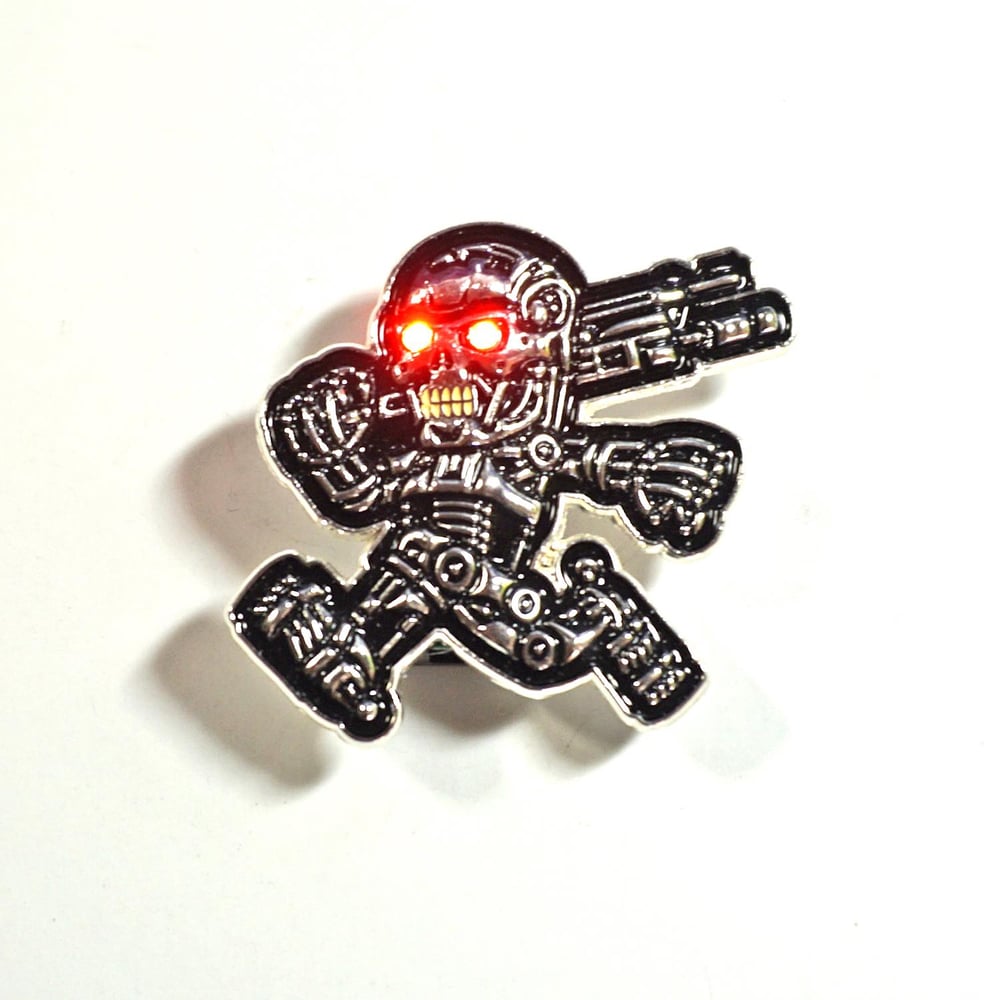 T-800 Light up Pin