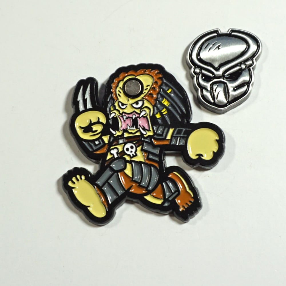 Predatario enamel pin