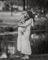 Outdoor maternity session