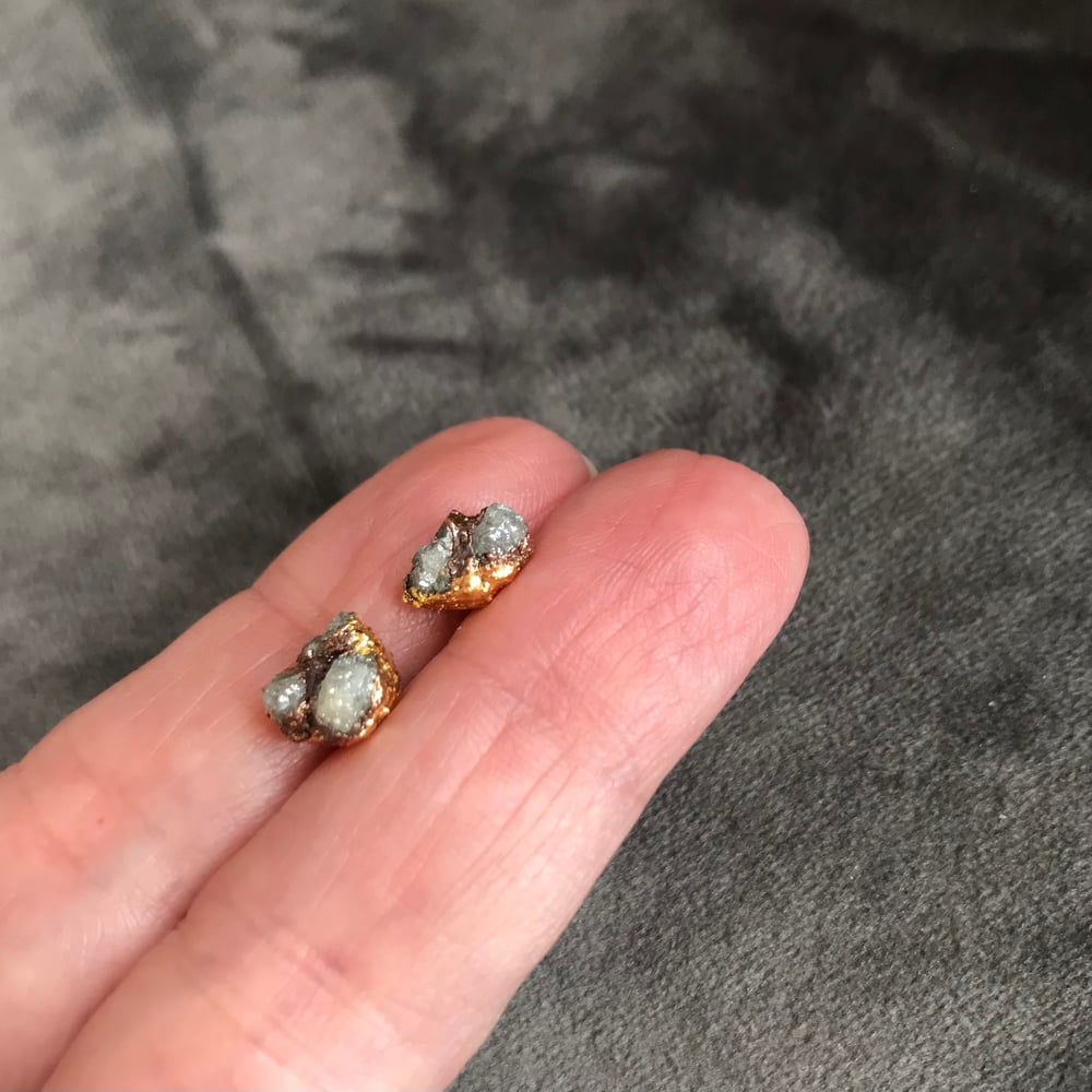 Image of RAW DIAMONDS single stacking nugget earring