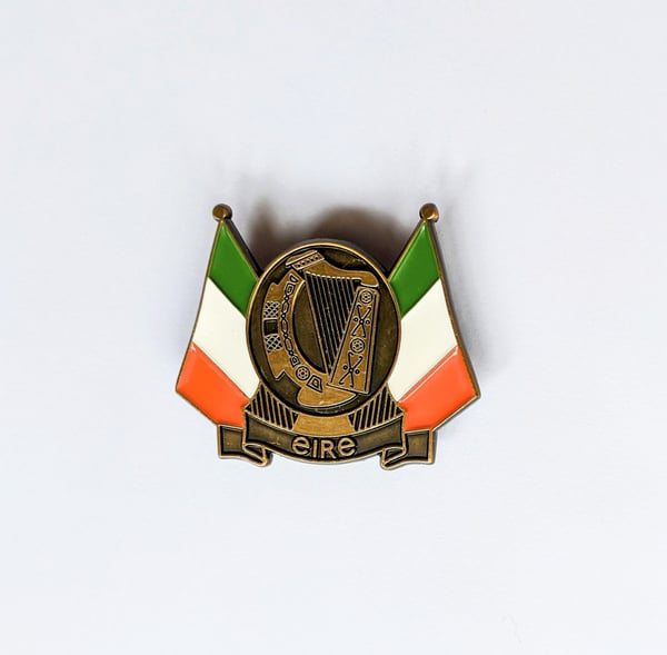 Image of Éire plaque badge