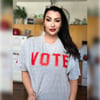 WWE VOTE - Smackdown Your Vote Campaign T-Shirt + Free Signed 8X10