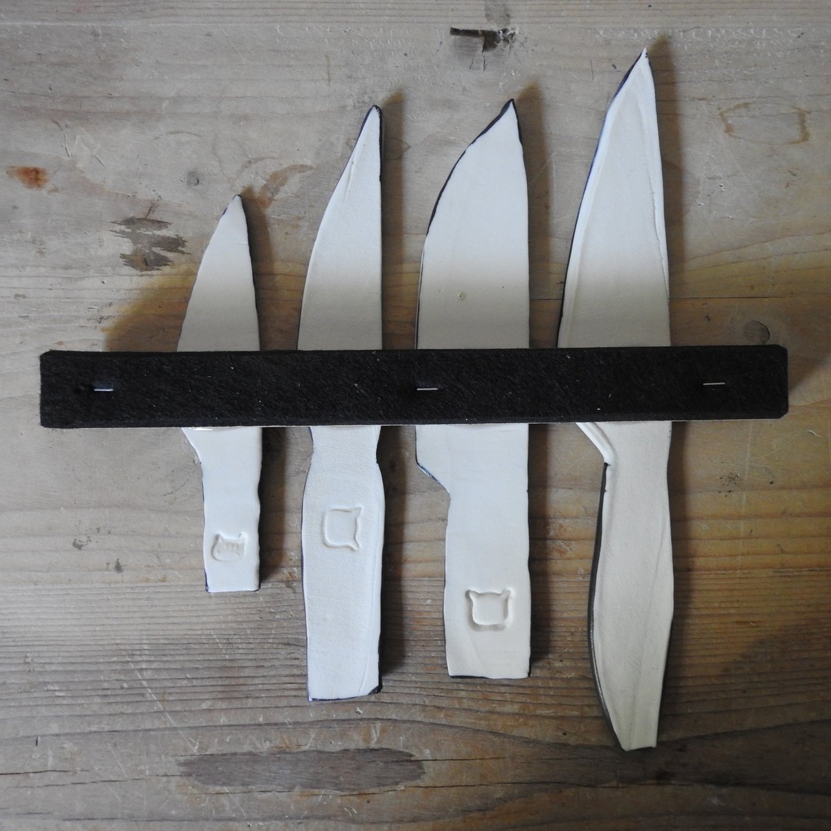 Image of four knife rack - oak veneer