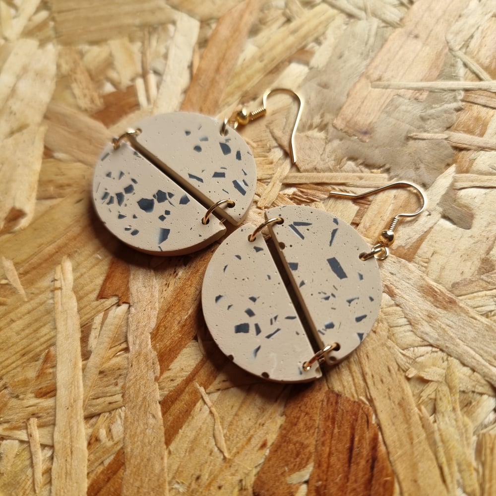 Image of Split Circle Earrings Wheat with Black Terrazzo