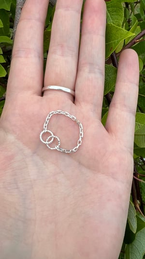 Image of Sis Chain Ring 
