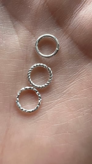 Image of Sis Chain Ring 