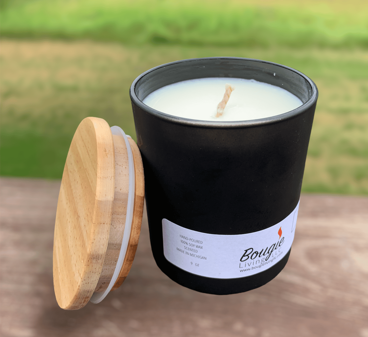 Image of  Glassato 8oz Soy Candles - Black with Wood lid