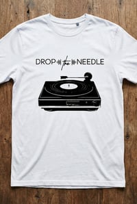 Image 4 of Camiseta Drop The Needle