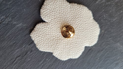 Image of Broche Fleur AFTER BEE