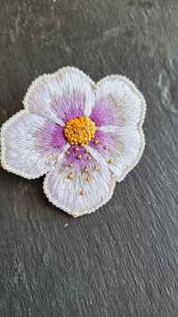 Image 1 of Broche Fleur AFTER BEE
