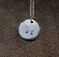 Image 2 of Heavy horse necklace with textured edge