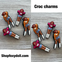 Beychella croc charm 