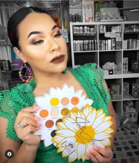 Image 3 of Eyeshadow palette