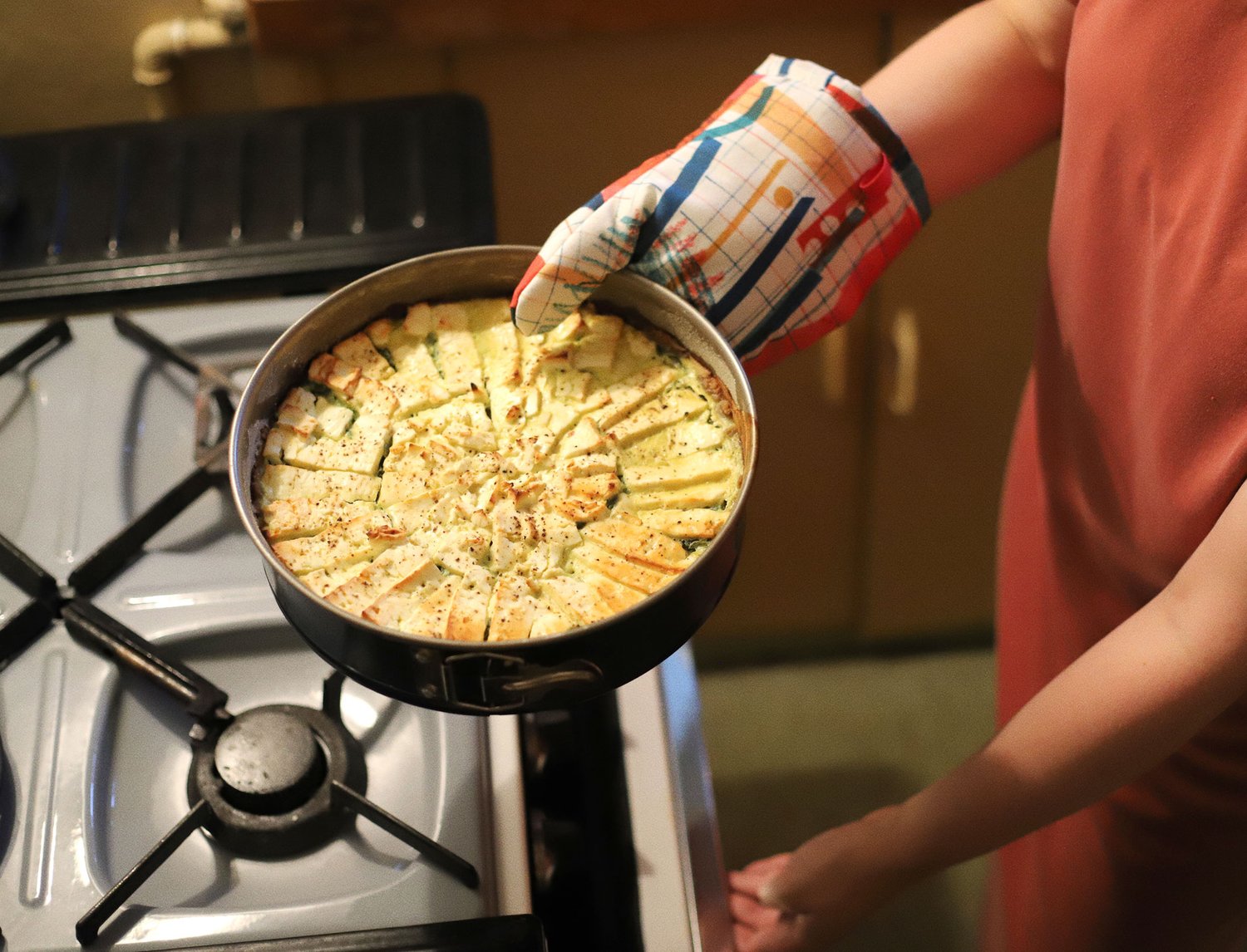 Image of COLOR COLLAGE COOKING GLOVE