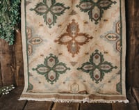 Image 2 of Beautiful unique vintage carpet 